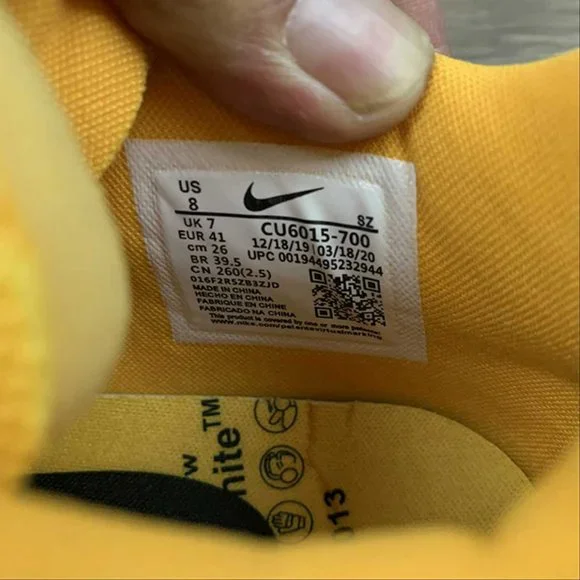 Off-White x Nike Air Rubber Dunk University Gold Sneakers - Picture 4 of 15